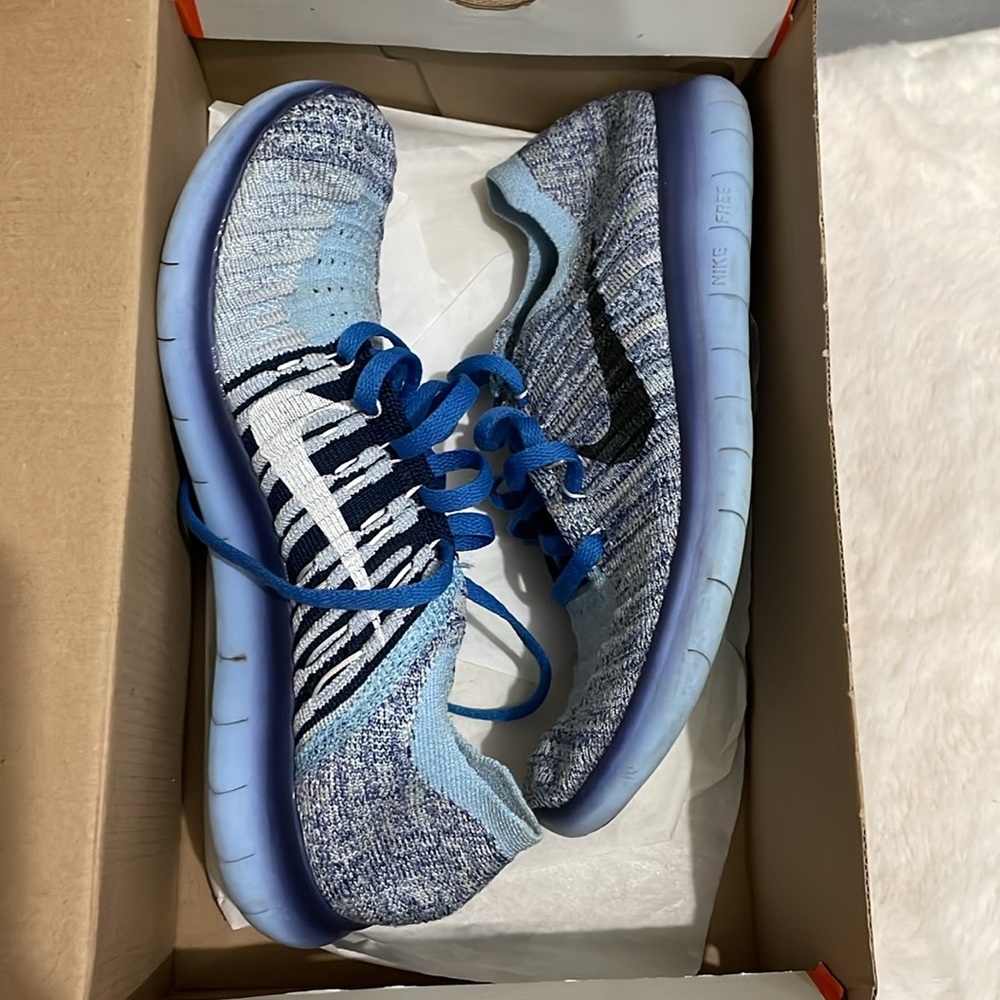 Sneakers - Picture 2 of 2